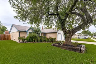 1009 Canyon Springs Dr, La Porte, TX 77571 - Photo 22
