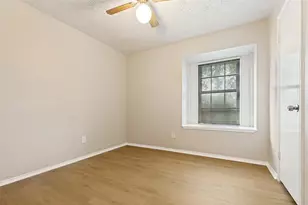 1009 Canyon Springs Dr, La Porte, TX 77571 - Photo 12