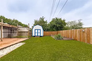 1009 Canyon Springs Dr, La Porte, TX 77571 - Photo 20