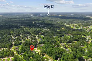 114 Indian Creek St, Willis, TX 77378 - Photo 36