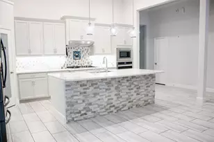 2001 Sadtler Ridge Cir, La Porte, TX 77571 - Photo 4