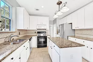 12006 Audrey Ct, Pinehurst, TX 77362 - Photo 14