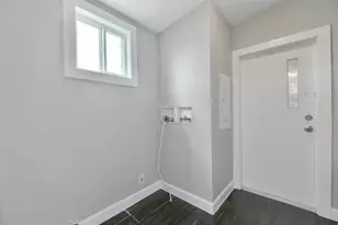2431 Bay Oaks Harbor Dr, Baytown, TX 77523 - Photo 28
