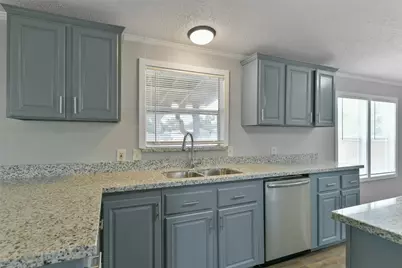2431 Bay Oaks Harbor Drive, Baytown, TX 77523 - Photo 10