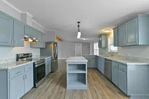 2431 Bay Oaks Harbor Dr, Baytown, TX 77523 - Photo 8
