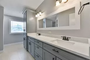 2431 Bay Oaks Harbor Dr, Baytown, TX 77523 - Photo 18