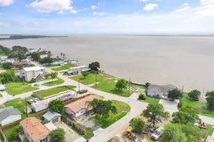 2431 Bay Oaks Harbor Dr, Baytown, TX 77523 - Photo 30