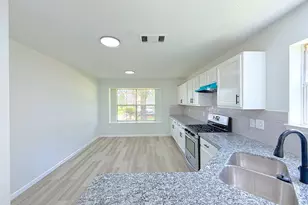14638 President's Dr W, Houston, TX 77047 - Photo 10