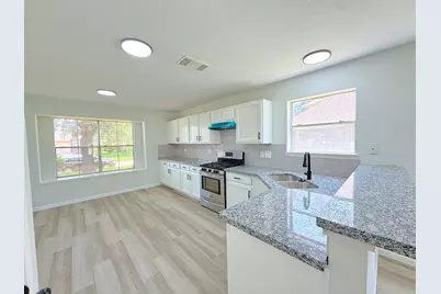 14638 Presidents Drive W, Houston, TX 77047 - Photo 8