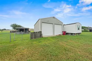 513 Mulberry St, Matagorda, TX 77414 - Photo 1