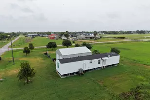 513 Mulberry St, Matagorda, TX 77414 - Photo 2