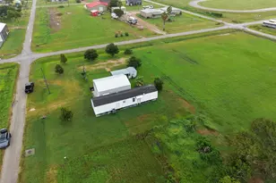 513 Mulberry St, Matagorda, TX 77414 - Photo 8