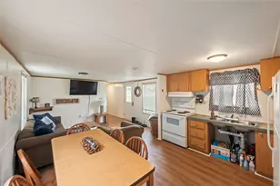 513 Mulberry St, Matagorda, TX 77414 - Photo 10
