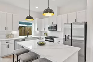 241 Rebecca St, Houston, TX 77022 - Photo 8