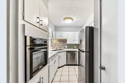 7714 Renwick Drive #23, Houston, TX 77081 - Photo 12