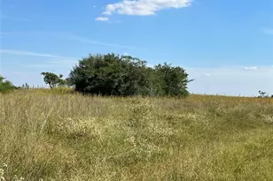 000 Crooked Rd, Cat Spring, TX 78933 - Photo 8