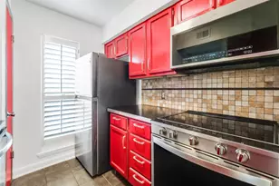 10075 Westpark Dr, Houston, TX 77042 - Photo 14