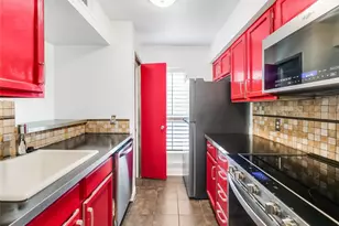 10075 Westpark Dr, Houston, TX 77042 - Photo 12