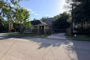 2626 Columbia St, Houston, TX 77008 - Photo 4