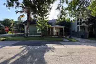 2626 Columbia St, Houston, TX 77008 - Photo 1