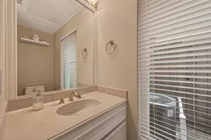 2413 Potomac Dr, Houston, TX 77057 - Photo 14