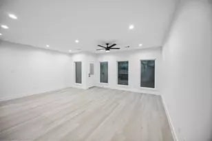 8218 Lawler Unit St, Houston, TX 77051 - Photo 12