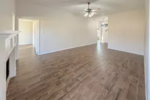 64 Tangerine Ct, Lake Jackson, TX 77566 - Photo 2