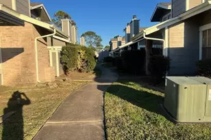 12245 Lemon Ridge Ln, Houston, TX 77035 - Photo 14