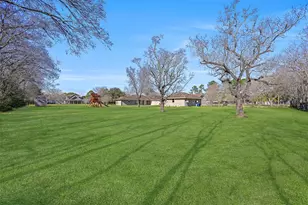 304 Chester Dr, Friendswood, TX 77546 - Photo 50