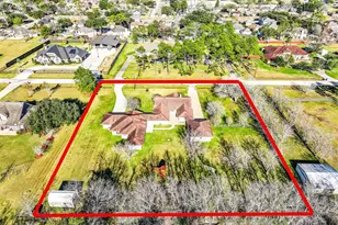 304 Chester Dr, Friendswood, TX 77546 - Photo 2