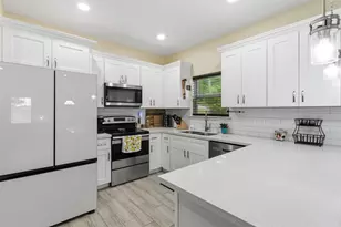 16529 Kingsbury Dr, Conroe, TX 77303 - Photo 10