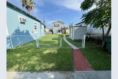 5109 Avenue L, Galveston, TX 77551 - Photo 2