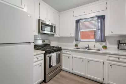 619 Jasmine Street, Richwood, TX 77531 - Photo 6