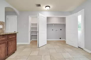 10022 Raymondville Rd, Houston, TX 77093 - Photo 18