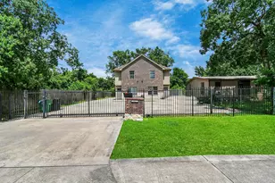 10022 Raymondville Rd, Houston, TX 77093 - Photo 2