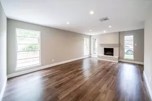 13911 Briar Pl Dr, Houston, TX 77077 - Photo 2