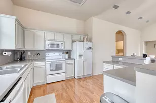 5710 Lori Ln, Beaumont, TX 77713 - Photo 12