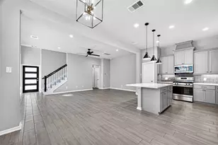 477 Longleaf Pine Dr, Montgomery, TX 77316 - Photo 2