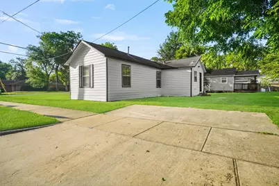 2102 N Galveston Avenue, Pearland, TX 77581 - Photo 16