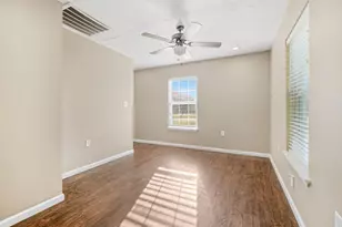 2102 N Galveston Ave, Pearland, TX 77581 - Photo 4