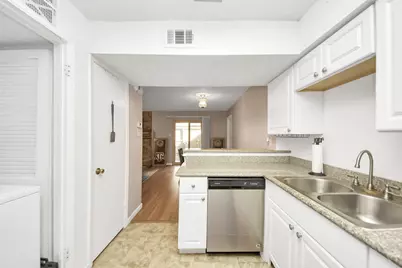 10555 Turtlewood Court #1510, Houston, TX 77072 - Photo 12
