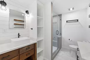 2044 Des Jardines St, Houston, TX 77023 - Photo 10