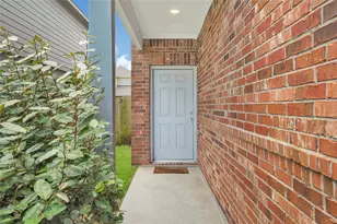 6518 Wenlock Dr, Houston, TX 77048 - Photo 2