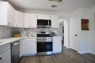 4634 Stonemede Dr, Friendswood, TX 77546 - Photo 10