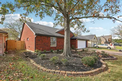 4634 Stonemede Drive, Friendswood, TX 77546 - Photo 2