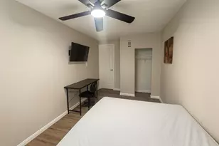 5400 Lotus St, Houston, TX 77085 - Photo 8