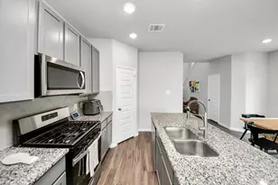 2473 Carp Dr, Conroe, TX 77384 - Photo 12