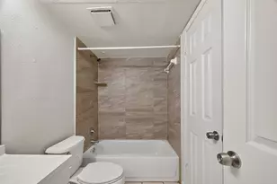 10555 Turtlewood Ct, Houston, TX 77072 - Photo 16