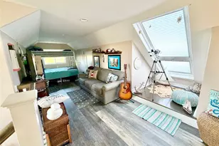 1051 Honeysuckle, Crystal Beach, TX 77650 - Photo 14