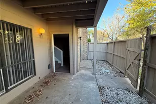 9461 Pagewood Ln, Houston, TX 77063 - Photo 4
